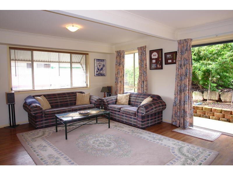 66 Gibson Cres, Bellbowrie QLD 4070